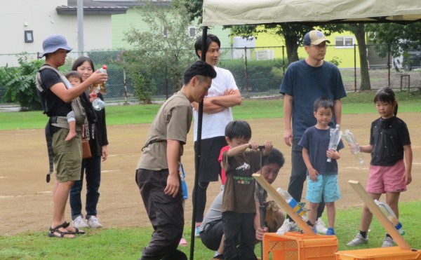 おやじの会　ペットボトルロケットづくりとバーベキュー
